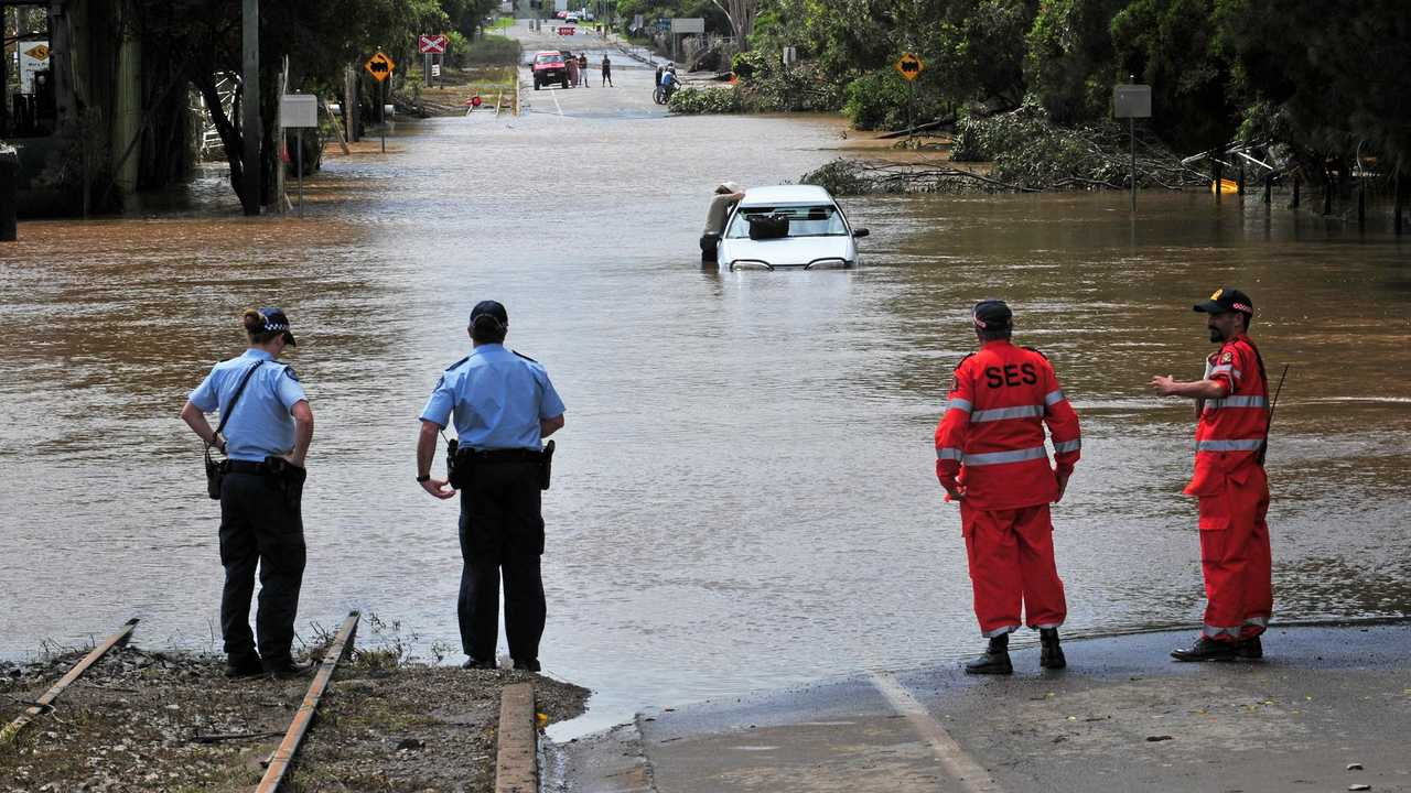 2010–11 Queensland floods photograph 11 of 20: elevated view
