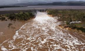 2010–11 Queensland floods photograph 18 of 20: urban flooding