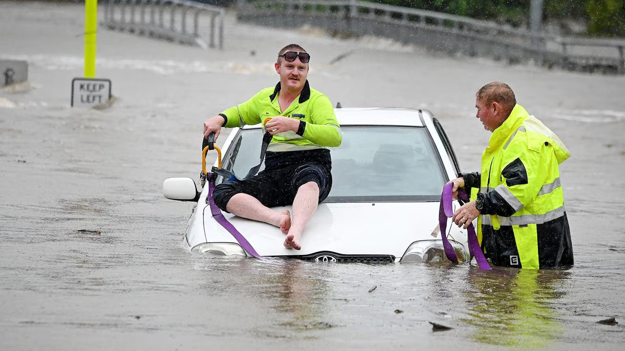 2022 SEQ floods photograph 10 of 14: metropolitan inundation